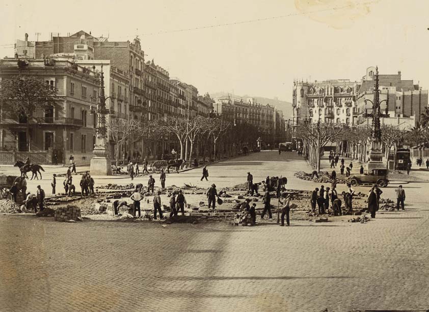 El passeig de Gràcia en obres, 1925. AFB. J. Domínguez