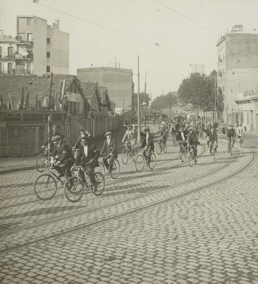 Festa del pedal. Sortida cap a Vilassar i Argentona, maig de 1915. AFB. Frederic Ballell