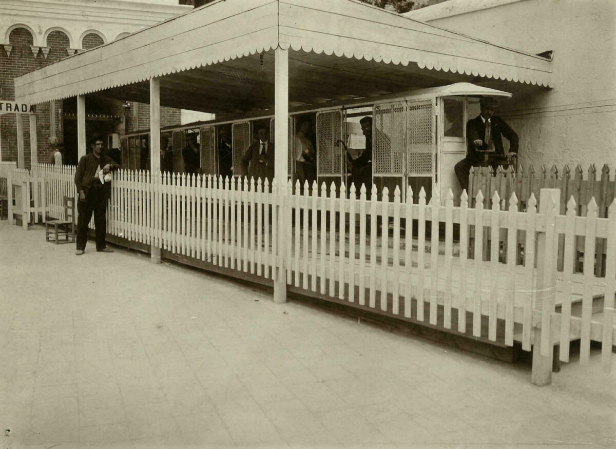 Tren subterrani de La Mina, juny de 1908. AFB. Frederic Ballell