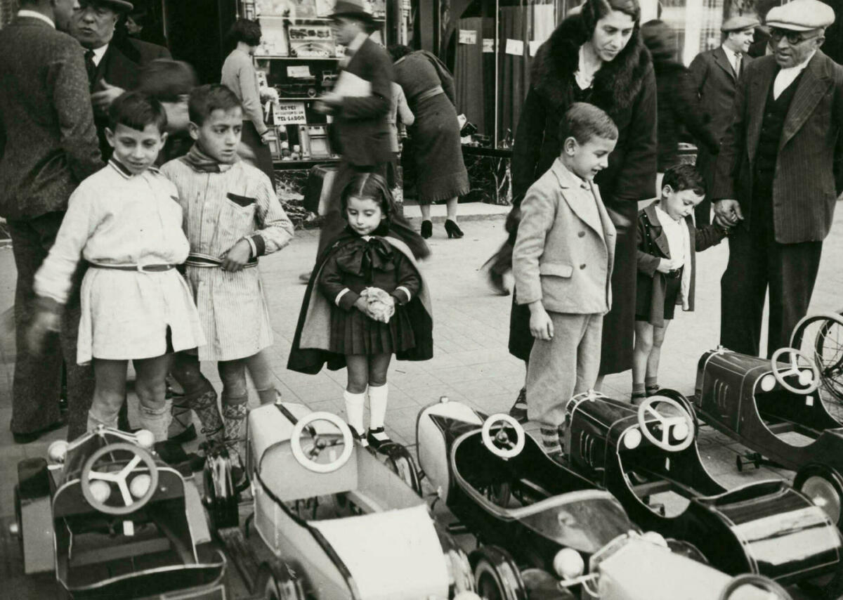 Parada de joguines per a la propera diada de reis, 27 de desembre 1934. AFB. Pérez de Rozas