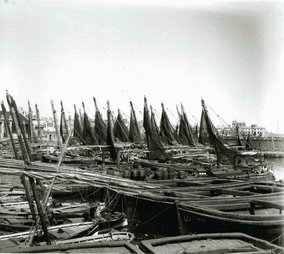 Esteve Puig. Barques de vela al port, c. 1915