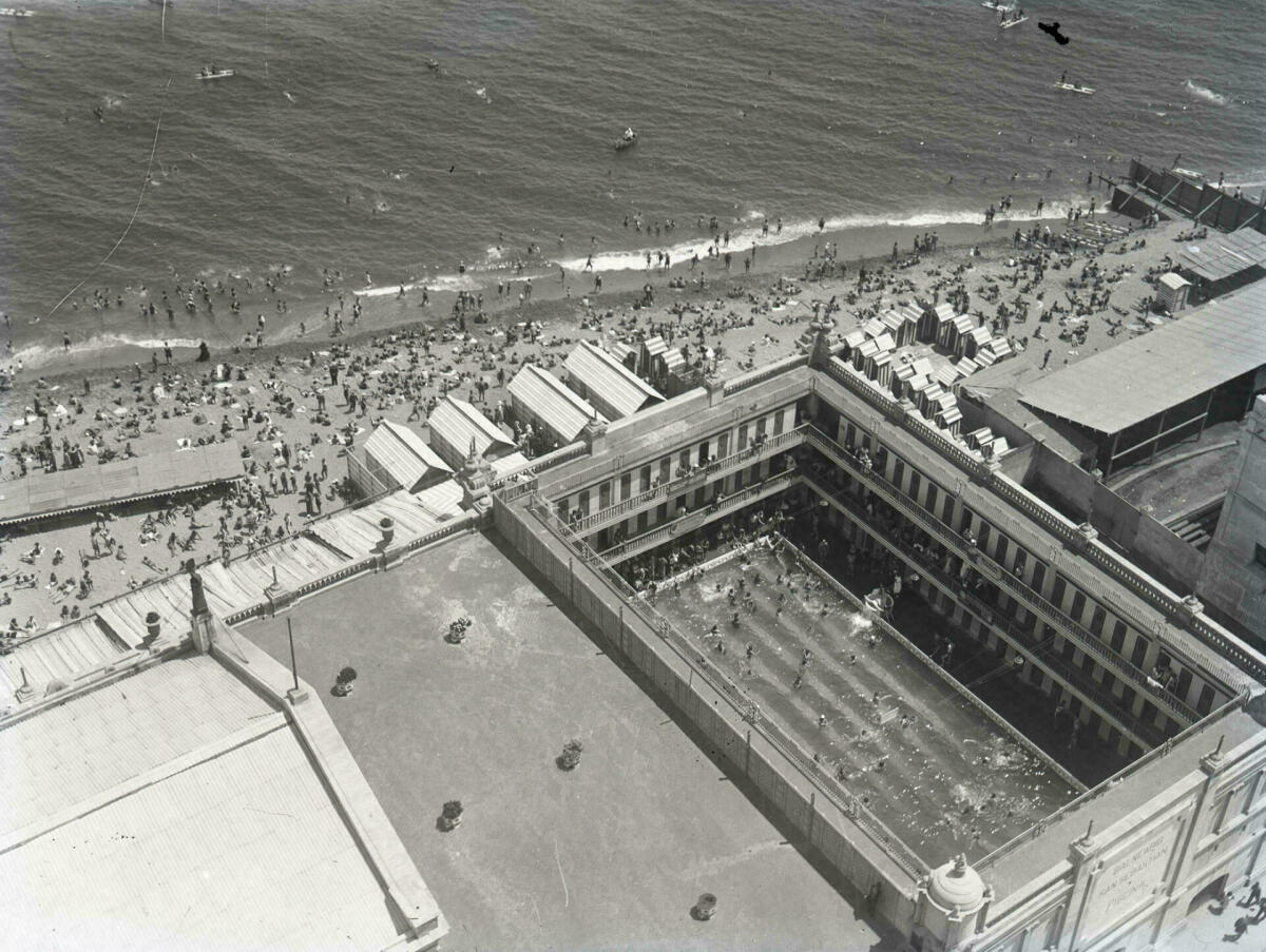 Vista aèria de la Barceloneta, c.1930. AFB. Josep Badosa i Montmany
