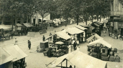 Fotografia del mercat dels Encants de Sant Antoni al carrer Comte d’Urgell l’any 1913. AFB. Autor: Frederic Ballell. Fons Frederic Ballell.
