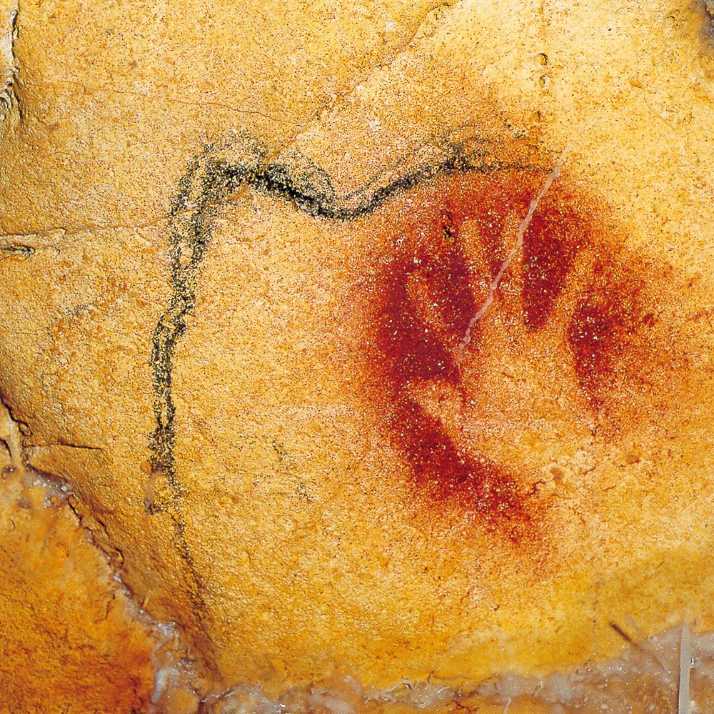 Grotte Chauvet, Mains négatives, environ -27000 ans