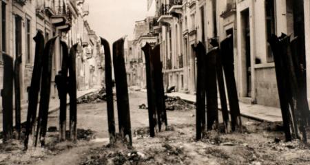 Voula Papaioannou, Barricadas durante la guerra civil de diciembre de 1944 en Atenas