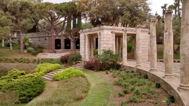 Vista del peristil dels jardins de Joan Maragall