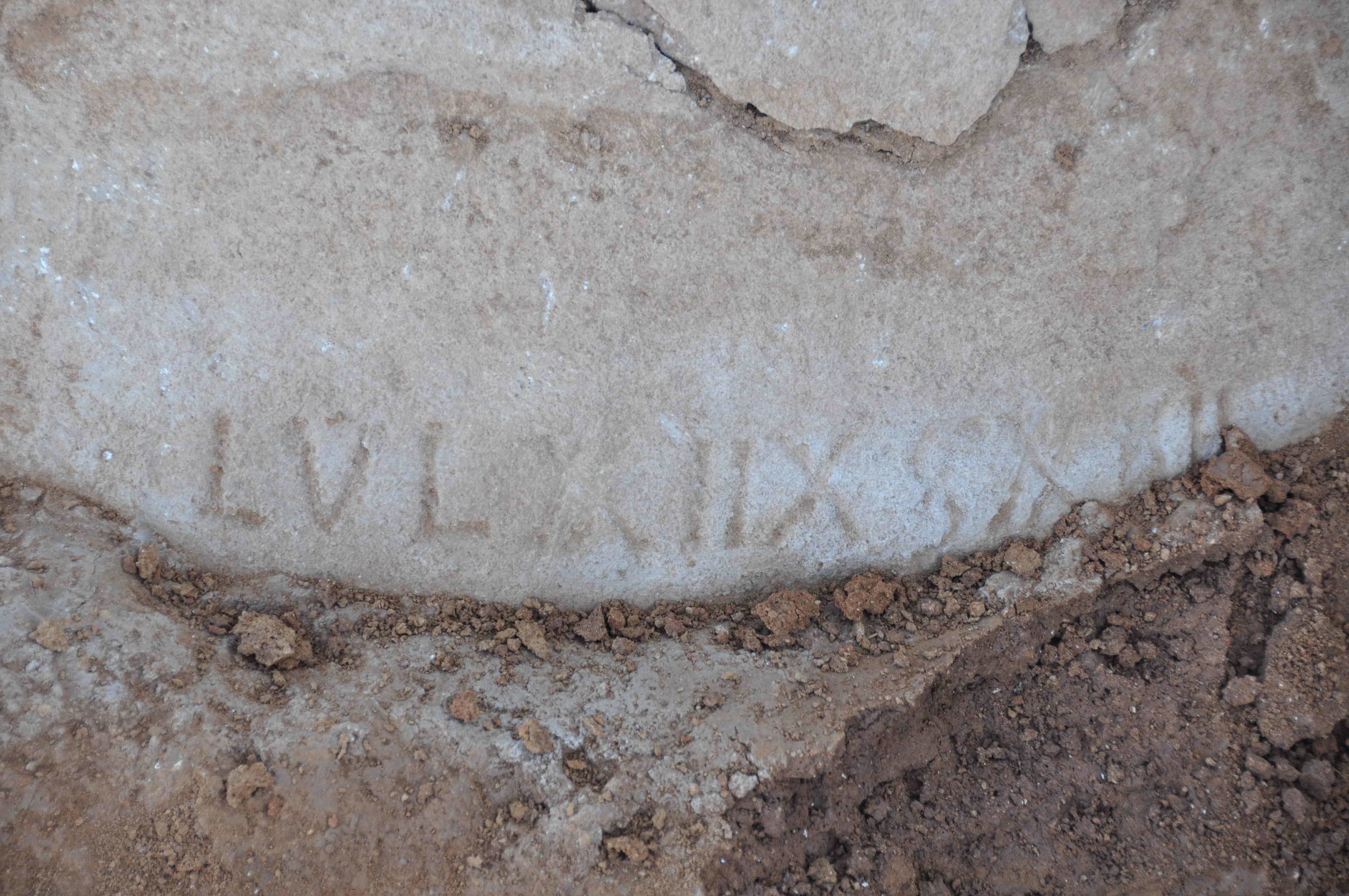 Vila romana Sagrera. Numeració a un dollium. Foto: Servei d'Arqueologia