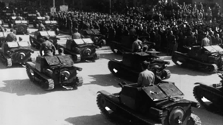 Desfilada dels carros de combat de l’exèrcit de terra pels carrers de Barcelona