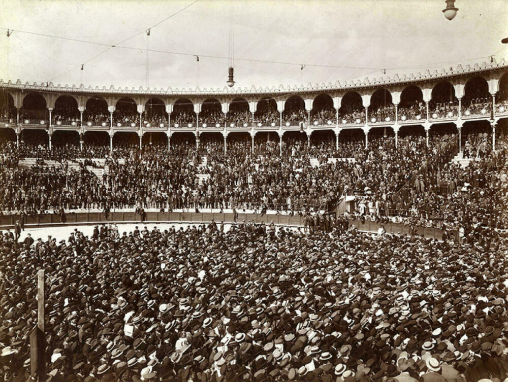 Míting de Solidaritat Catalana a la pl. braus Les Arenes, 21 oct 1906. AFB. F. Ballell