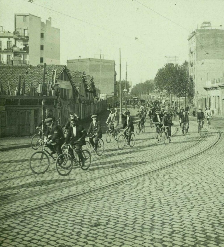 Festa del pedal. Sortida cap a Vilassar i Argentona, 1915. AFB. Frederic Ballell