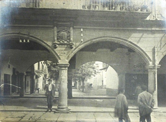 arcades_sanguesa_al_poble_esp_1927