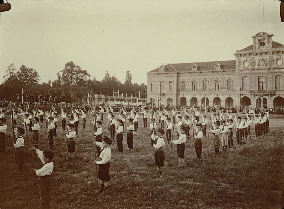 Festival gimnàstic al parc de la Ciutadella, 1907. AFB. F. Ballell