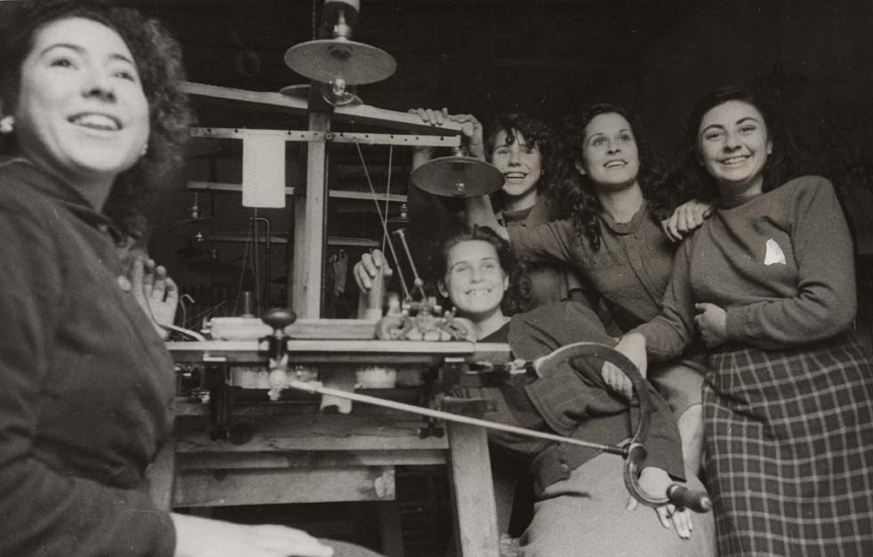 Treballadores d'una fàbrica de Sant Adrià, 22 de desembre de 1948. AFB. Pérez de Rozas
