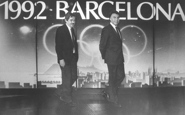 P. Maragall i F. González a l'oficina olímpica, 1986. AFB. Pérez de Rozas