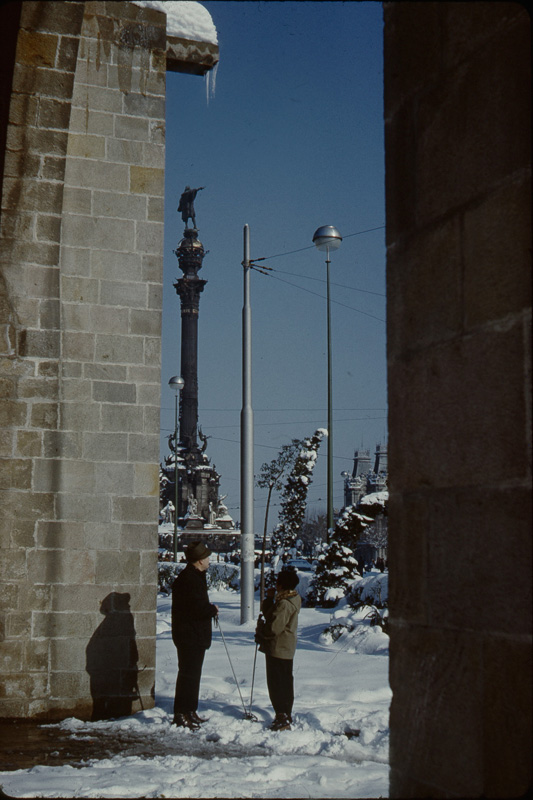 Porta de la Pau, 25 desembre de 1962. AFB. Josep Camp i Permanyer