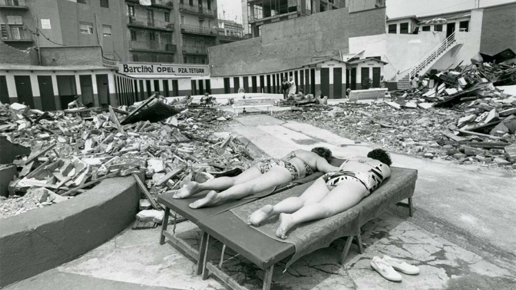 Derribo de los baños de la Barceloneta, 1990. Xavier González (AFB)