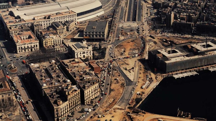 Vista aérea de la construcción del Port Vell. TAVISA / Jordi Todó (AFB)