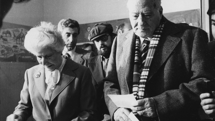 Josep Tarradellas, president of the Generalitat of Catalonia, and his wife Maria Antònia Macià voting at a polling station on Carrer Marlet just after midday on 3 April 1979.