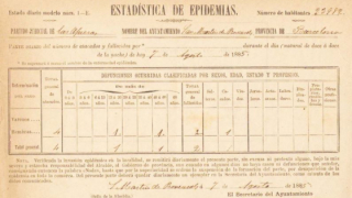 Documento titulado "Estadística de epidemias" donde se observa un cuadro que refleja las defunciones ocurridas en 1885 en el Ayuntamiento de Sant Martí de Provençals. Estas defunciones están clasificadas por sexo, edad, estado y profesión de las personas.