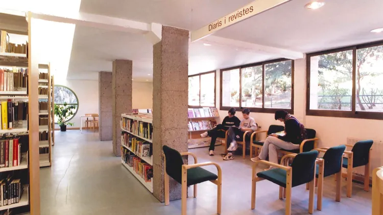 Biblioteca Canyelles - M. Àngels Rivas