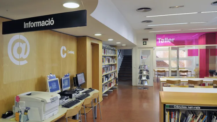 Biblioteca Vila de Gràcia - Rosa M. Arquimbau