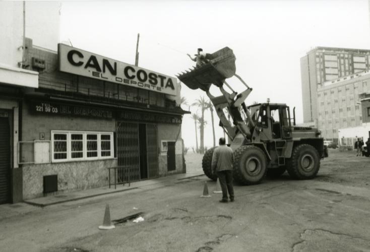 Enderrocament de Can Costa "El Deporte"