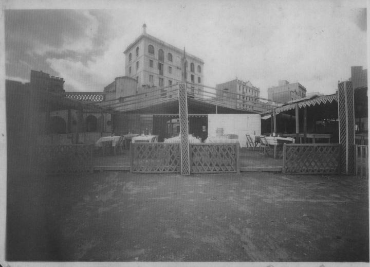 Terrassa d'un restaurant des de la platja