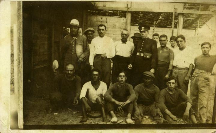 Retrat de grup als banys de Sant Miquel