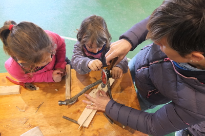 El Pajaro Carpintero Aprende El Oficio De Carpintero Taller De Automaquillaje Castell De Montjuic