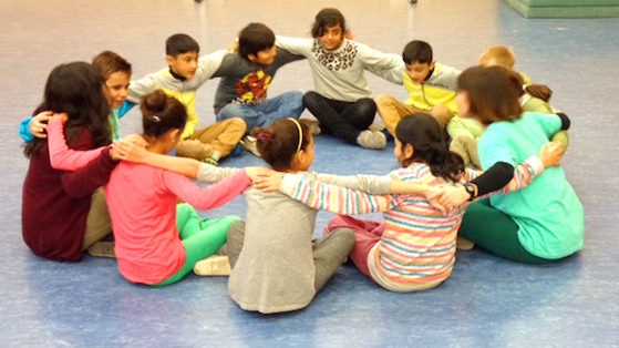 Projecte MUS-E a l'escola Mediterrània amb nens i nenes de 6è