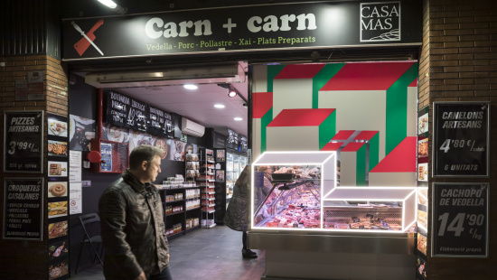 Proyecto de escaparatismo ganador con el voto del comité de expertos a la carnicería "Molt més que Carn"