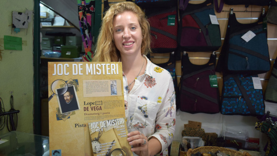 Luz,comerciante del Poblenou, participa en el "Joc de Misteri" 