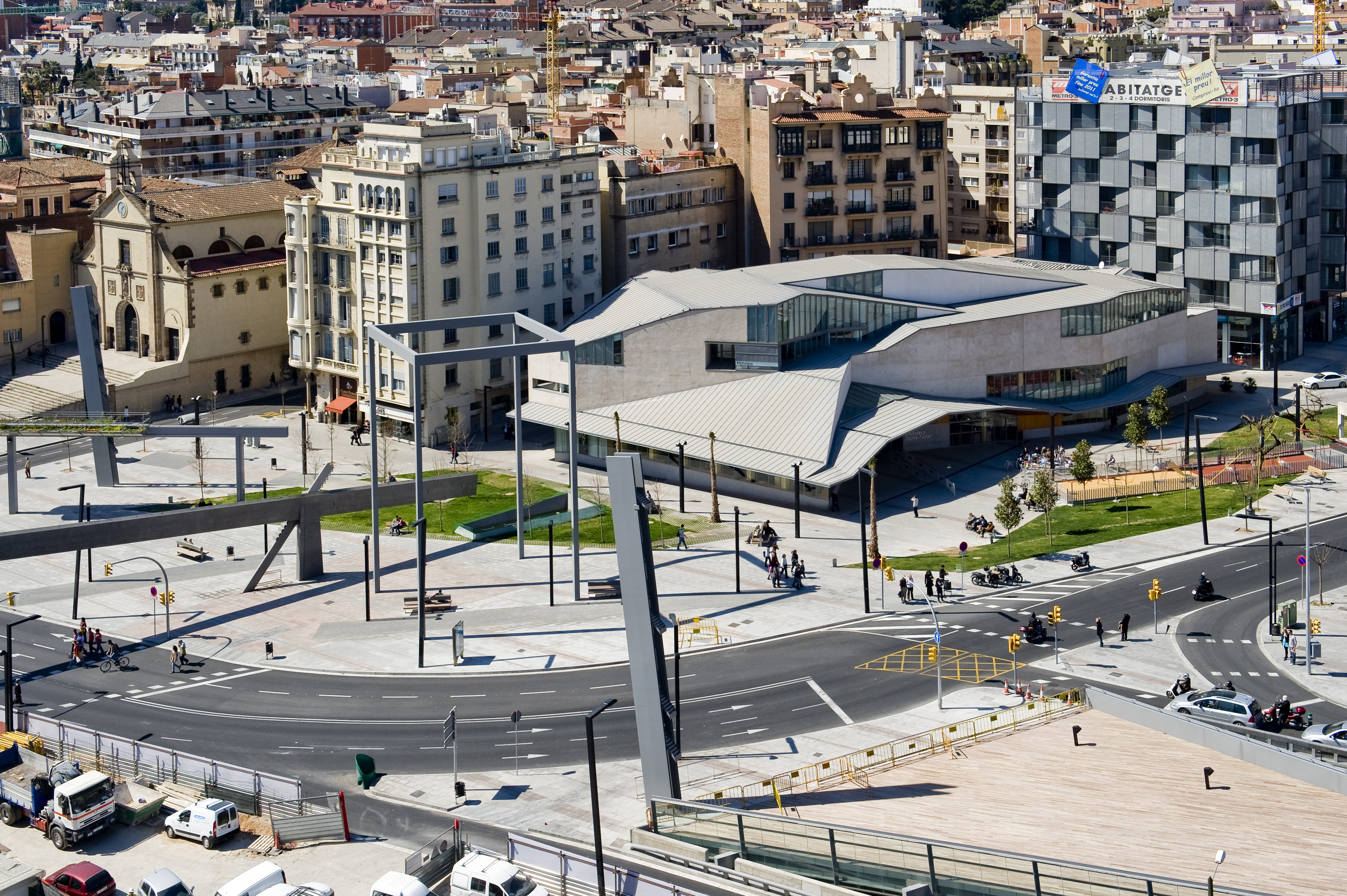 Resultat d'imatges de plaça lesseps