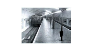 Estació de metro de la plaça d’Eivissa, poc temps després de la seva inauguració