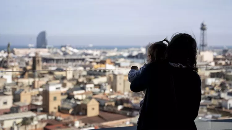Mare i filla, Barcelona de fons