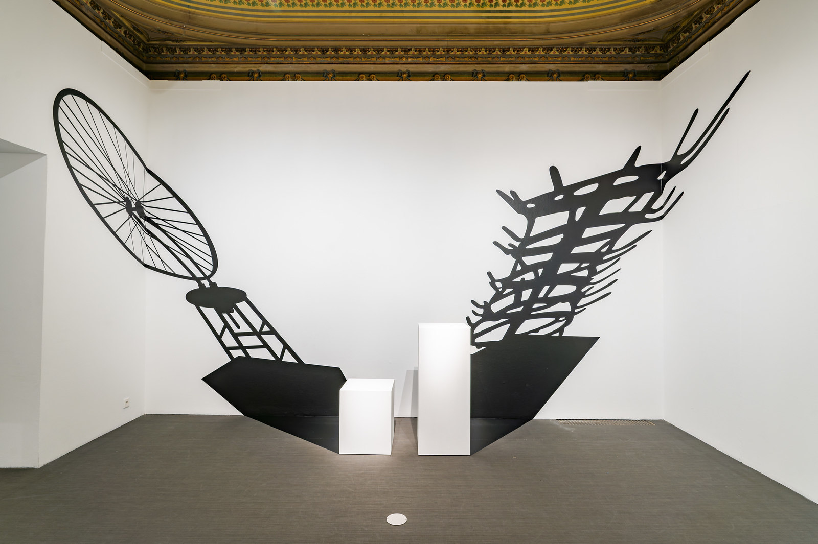 Regina Silveira. Desestructures de poder.