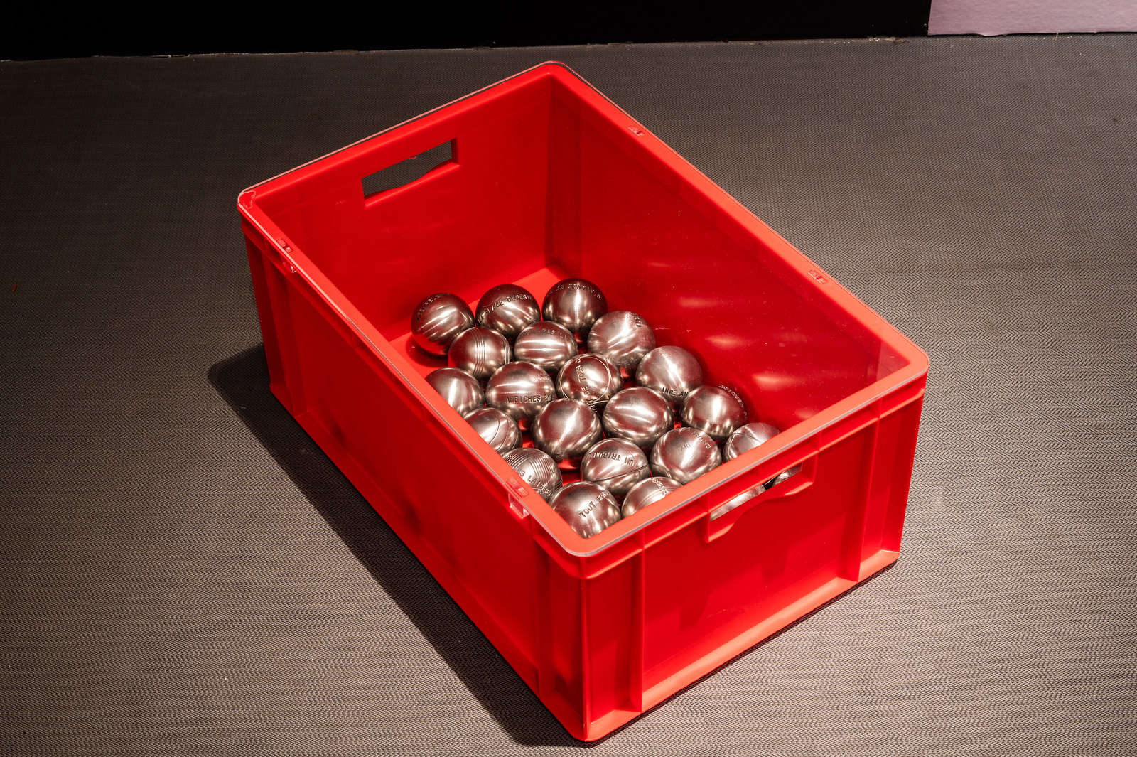 Adrià Julià - Conquesta de l'inútil