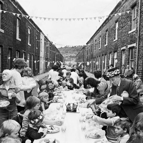 Martin Parr. Silver Jubilee street party, Elland, 1975-1980 © Martin Parr / Magnum Photos 