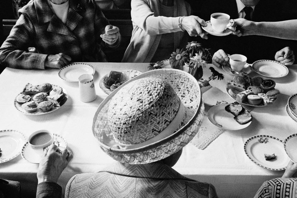 Martin Parr. Te de l’Aniversari, capella metodista de Boulderclough, 1975-1980 © Martin Parr / Magnum Photos