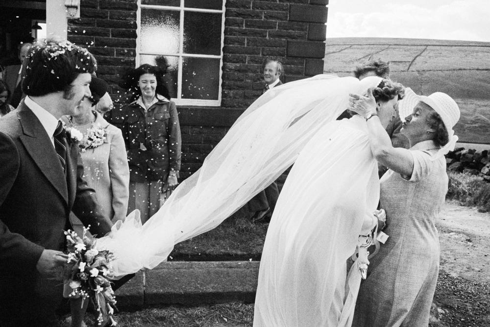 Martin Parr. Casament, capella metodista de Crimsworth Dean, 1975-1980 © Martin Parr / Magnum Photos 