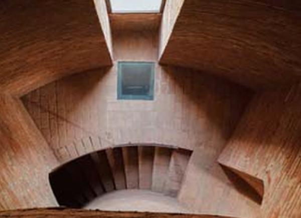 Interior de la torre d'aigüa del Besòs. © Joan Guillamat