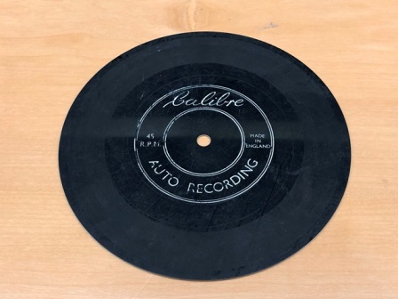 Disc Calibre, auto recording, del fons del Museu de la Música de Barcelona