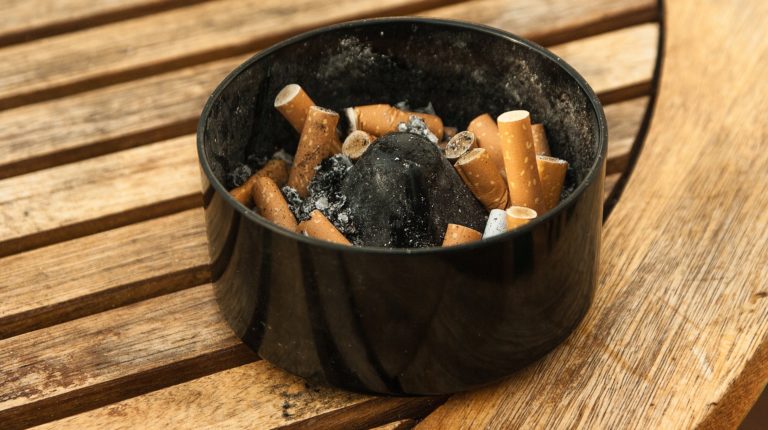 Avaluació de la llei de tabaquisme en locals d’hostaleria