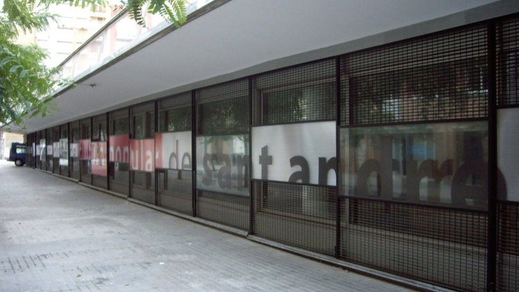 Exterior de la planta baixa Centre Municipal de Cultura Popular de Sant Andreu