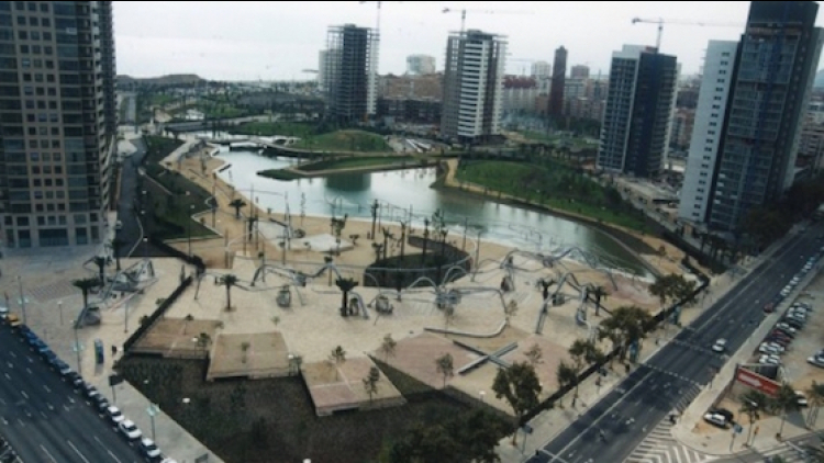 Parc Diagonal Mar. 2002.