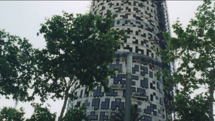 Torre Agbar en construcció 2003.