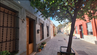 Perspectiva del ptge. Foret, un dels passatges que travessen el vell Maresme