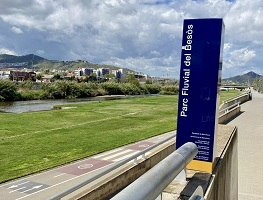 La ribera del río, en uno de los puntos de acceso al parque Fluvial