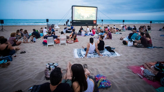 Cinema lliure a la platja