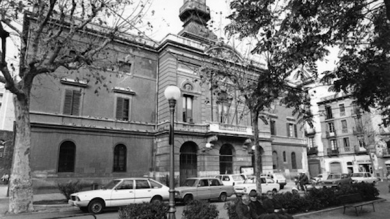 Edificio Ca La Vila (Fachada). 1985